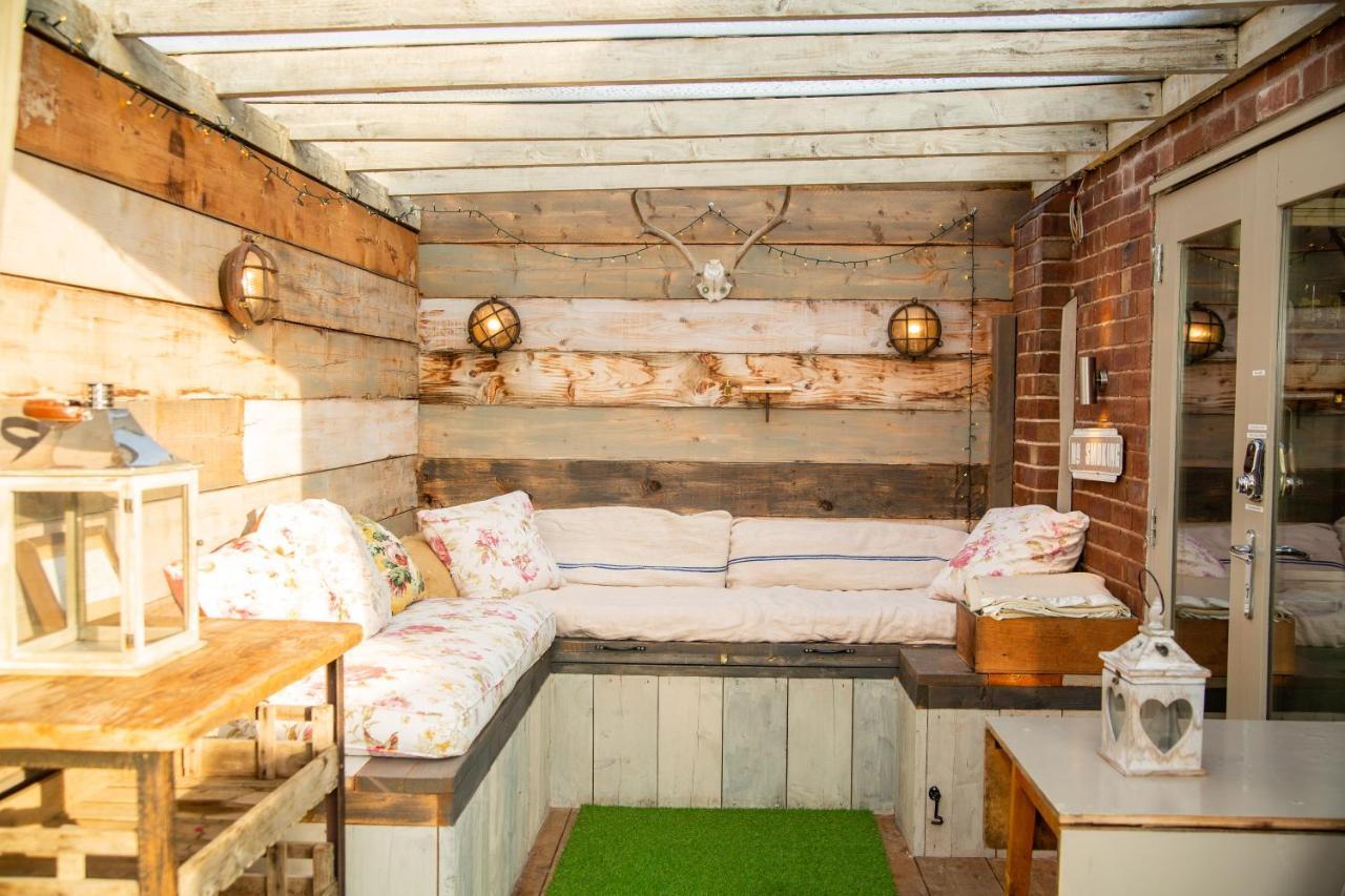 Villa The Cowshed At Cheshire Boutique Barns Nantwich Exterior foto