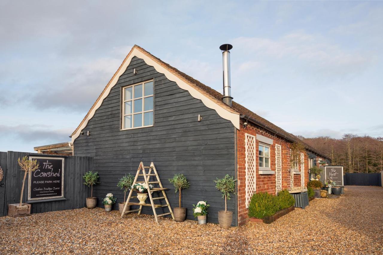Villa The Cowshed At Cheshire Boutique Barns Nantwich Exterior foto