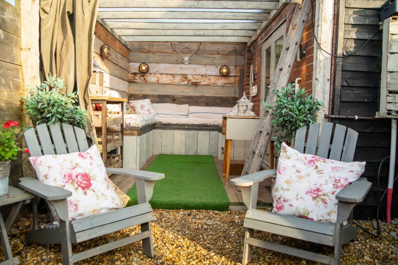 Villa The Cowshed At Cheshire Boutique Barns Nantwich Exterior foto