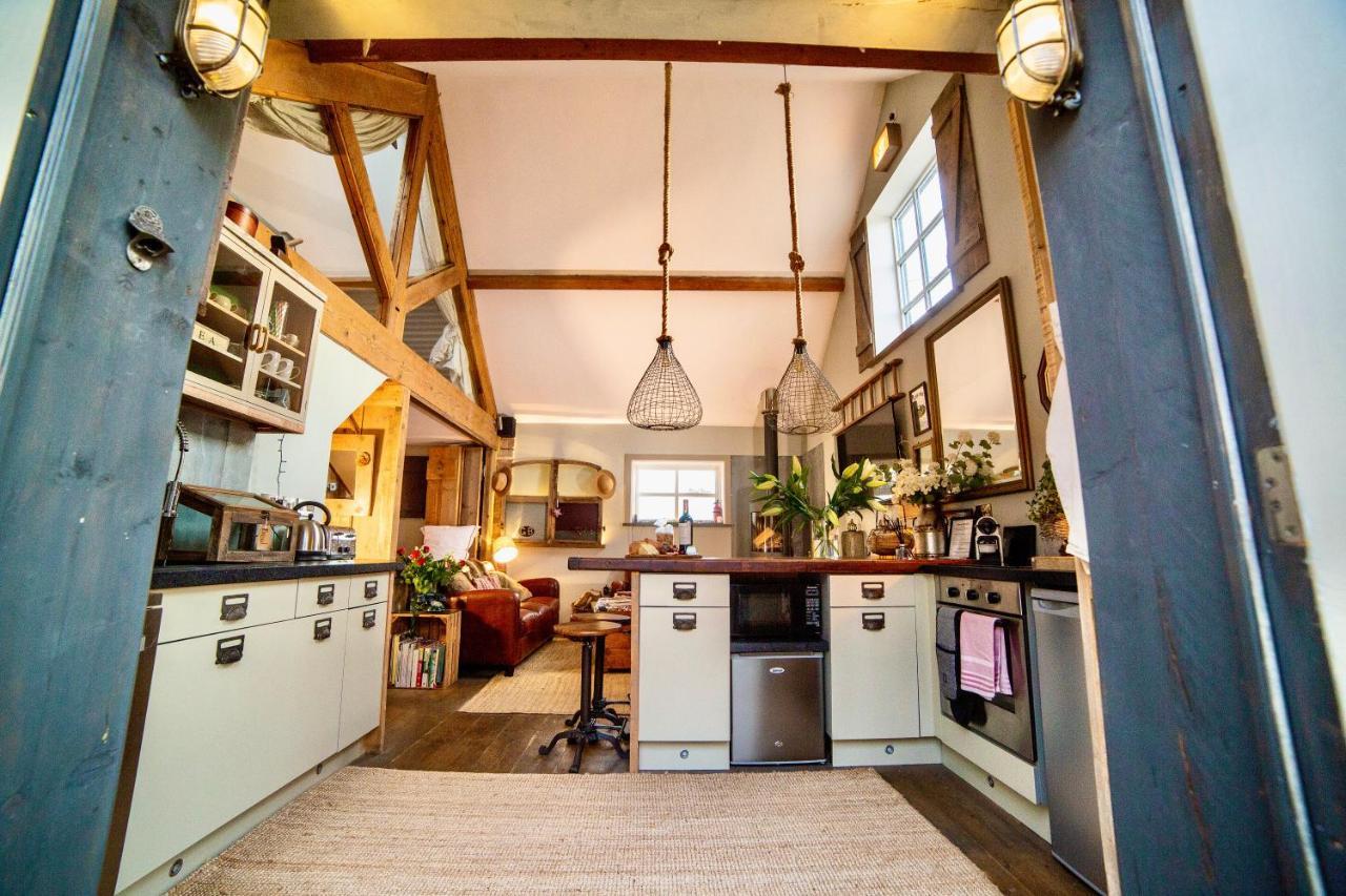 Villa The Cowshed At Cheshire Boutique Barns Nantwich Exterior foto